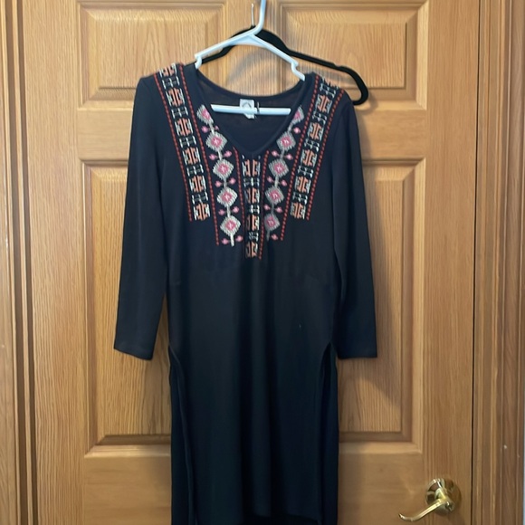 Tunic by Akemi + Kim - Picture 4 of 6